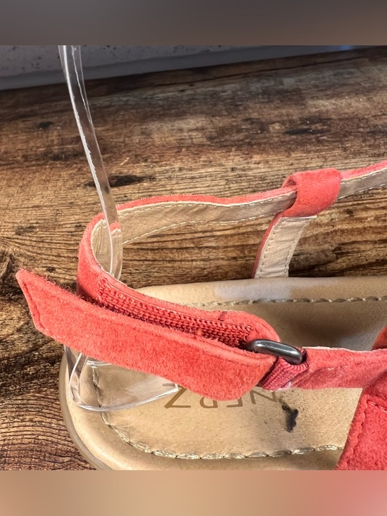 Naturalizer Sandals Leather T Strap Adjustable Hook & Loop Cutout Windham 8 - Picture 7 of 14